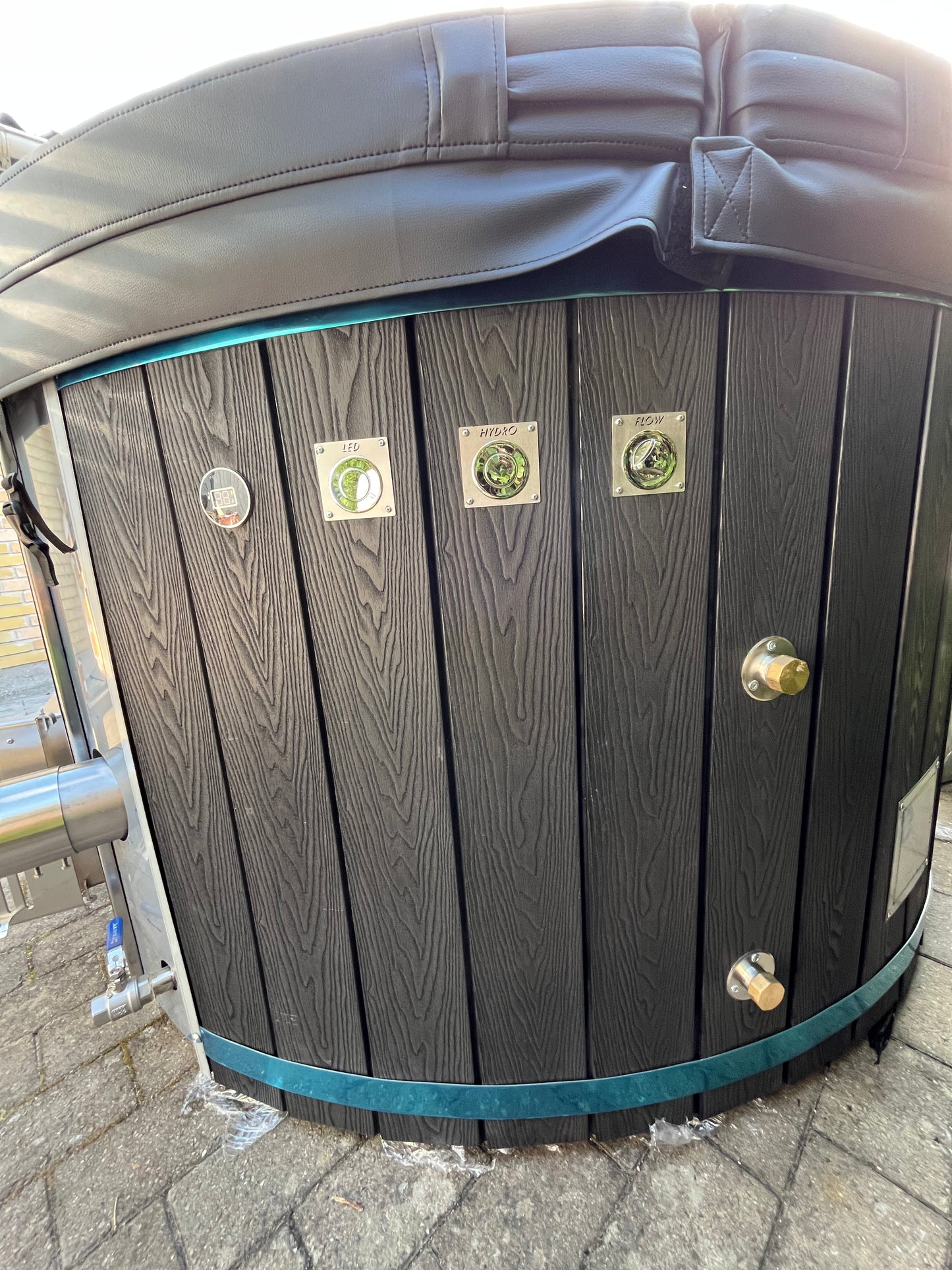 Design selv – Vildmarksbad Integreret ovn rund