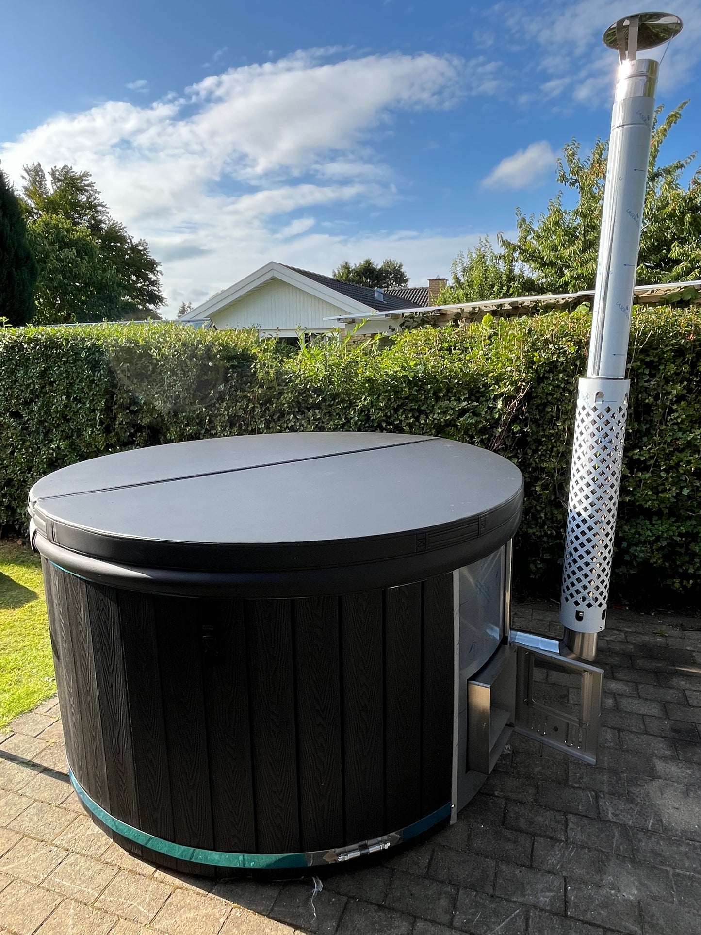 Design selv – Vildmarksbad Integreret ovn rund